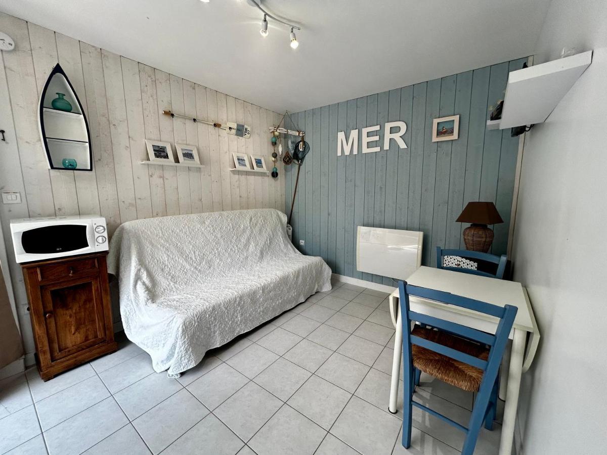 Les Cabanes Du Lac Vandre Экстерьер фото
